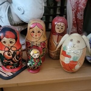 Colorful Nesting Dolls Set